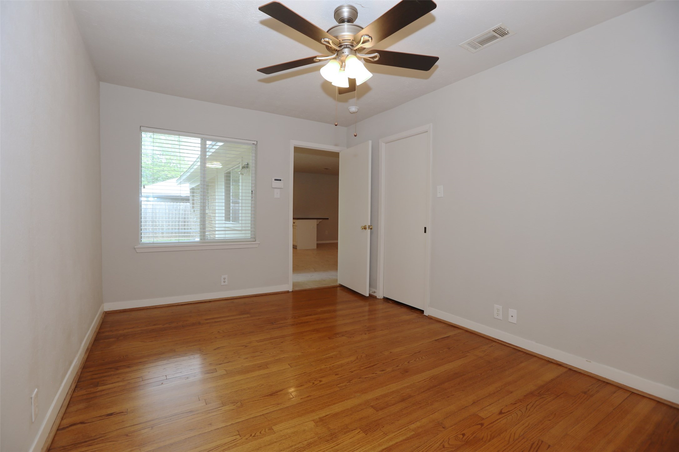 6123 Grape Street Houston, TX 77074 - Photo 10 of 18