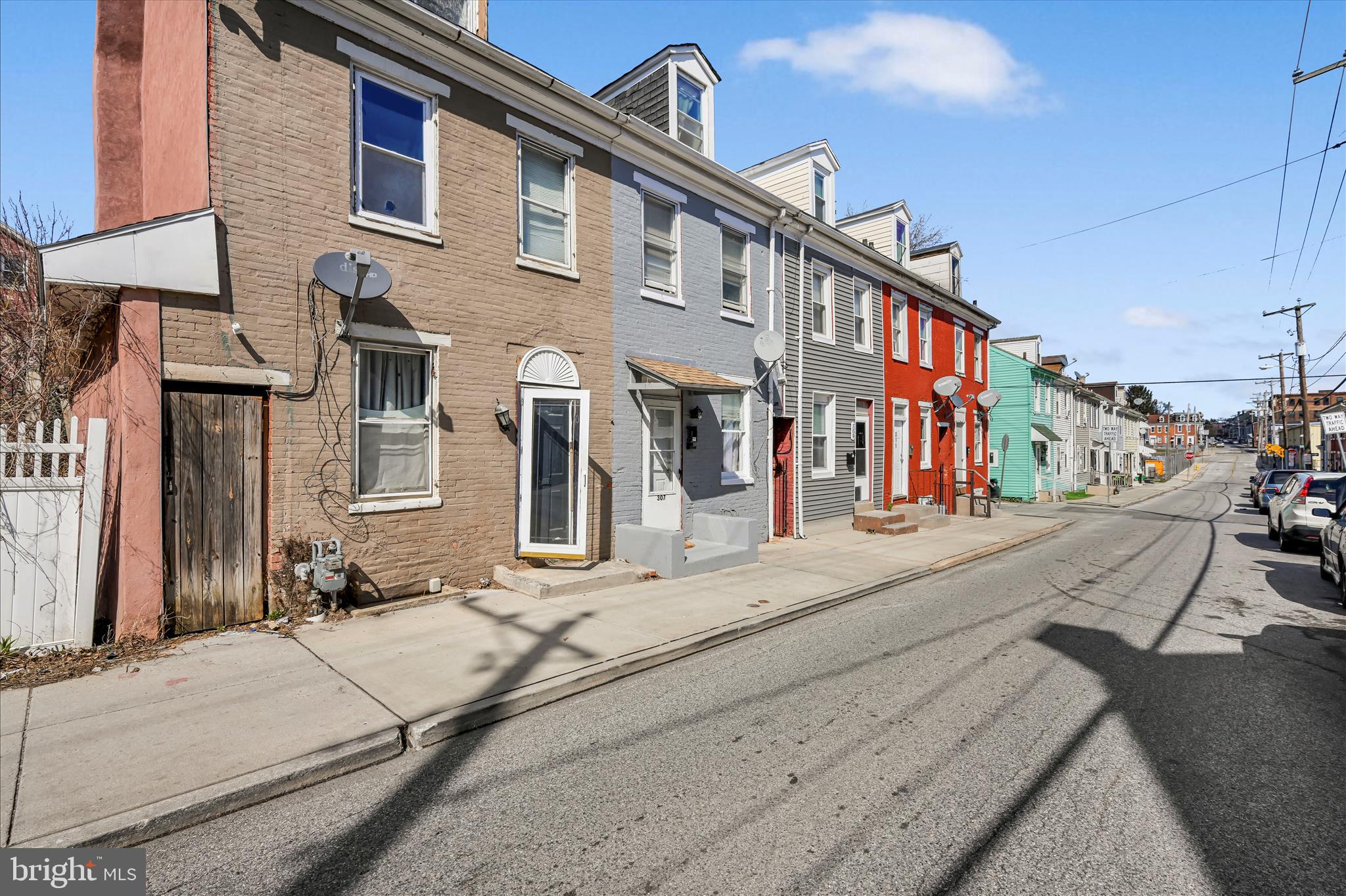 307 Walnut Street York, PA 17403 - Photo 20 of 24 Exterior Front