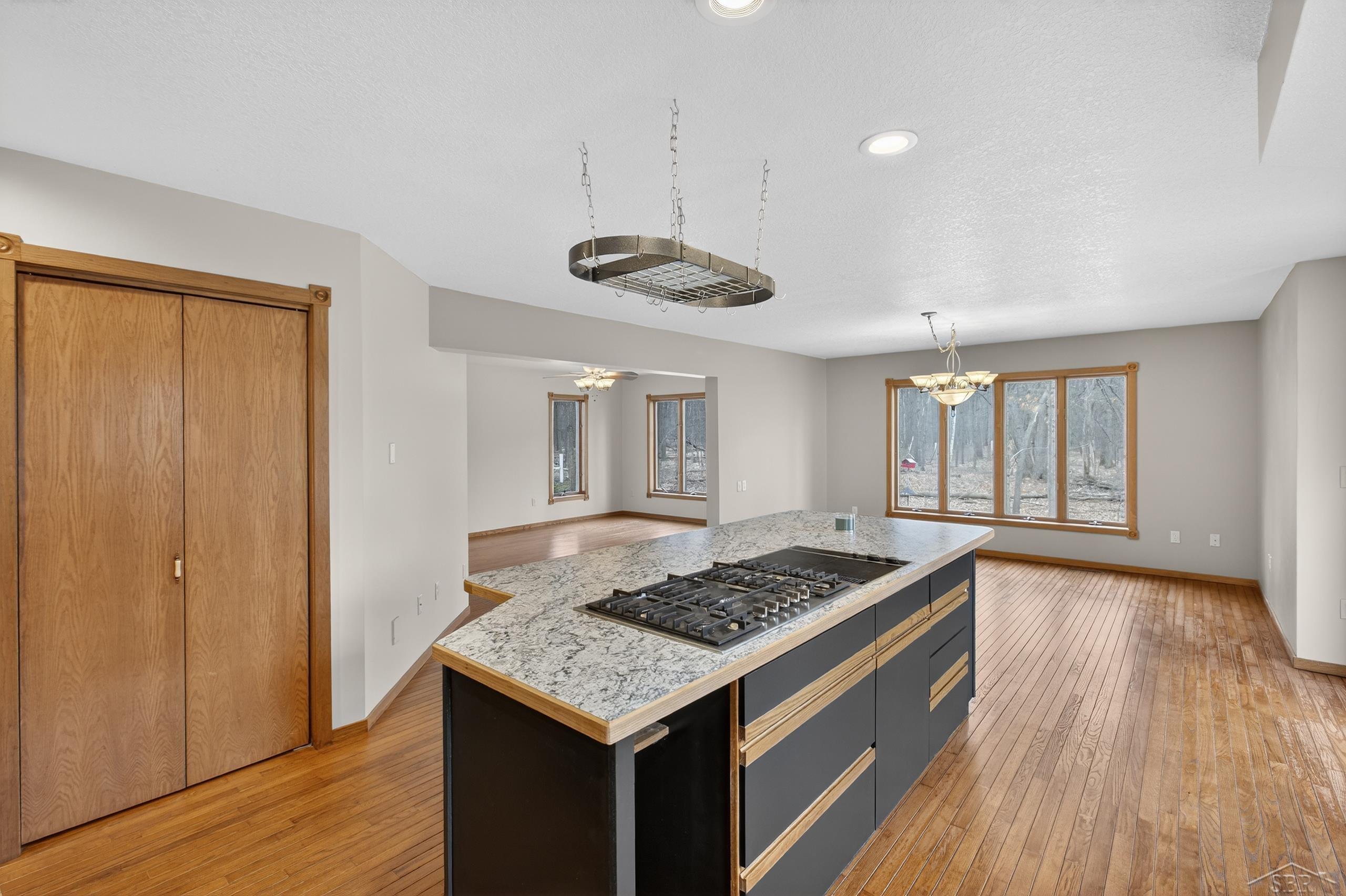1636 East Siebert Road Midland, MI 48642 - Photo 15 of 61 50202572-8b2a7383-153f-49ad-a63a-07f266df4b38.JPG