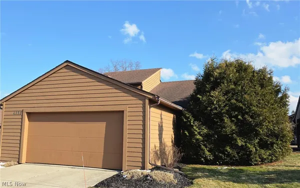$245,900 | 4559 Oakhill Boulevard, Lorain, OH 44053