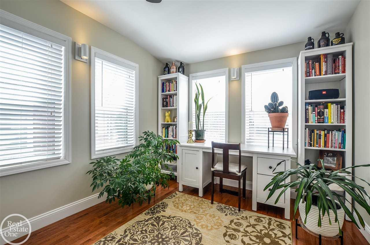 1753 Hampton Road Grosse Pointe Woods, MI 48236 - Photo 11 of 29