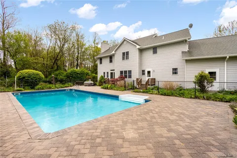 $1,450,000 | 56 Lagoon Court West, Riverhead, NY 11901