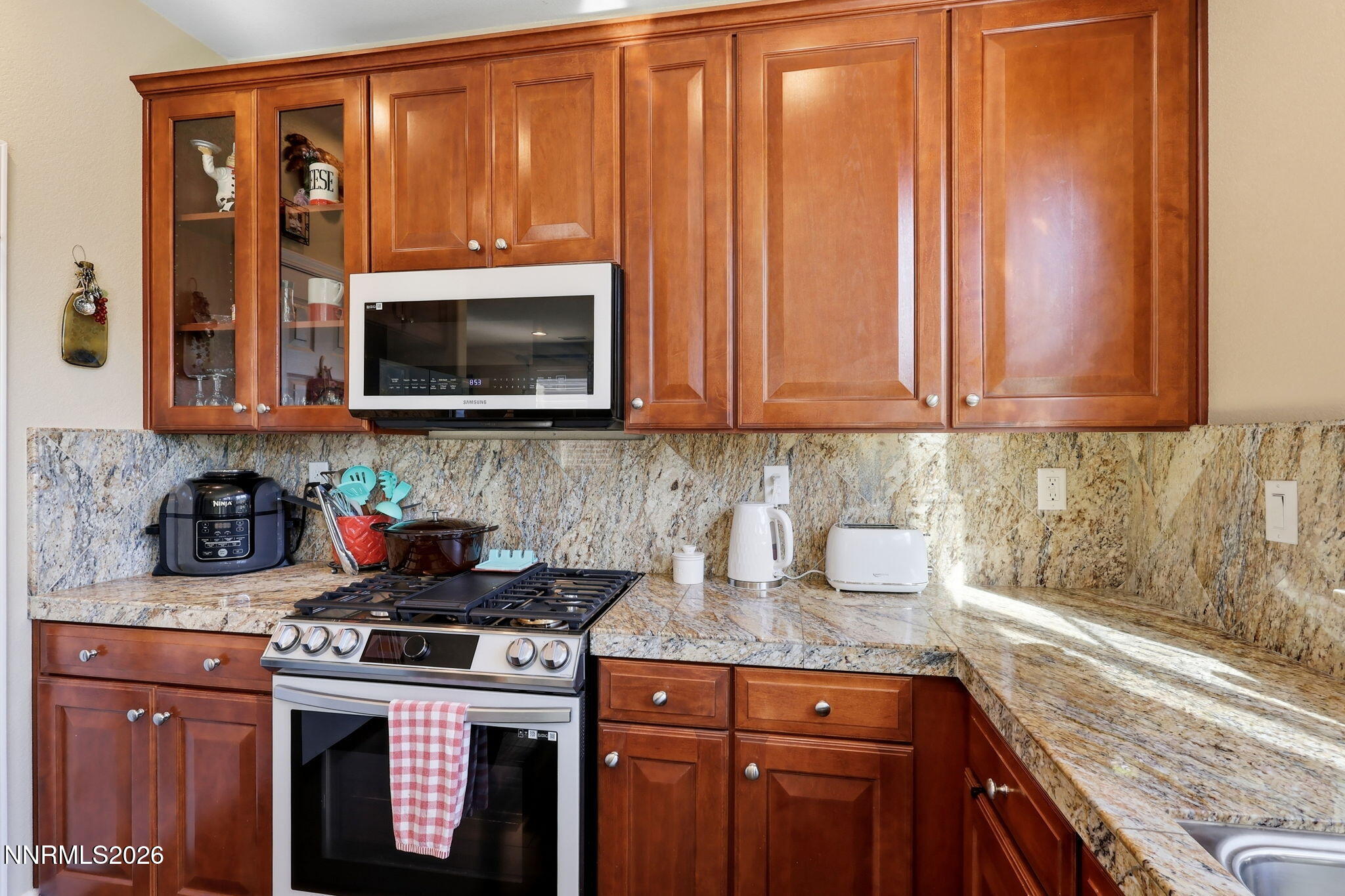 535 Pesaro Way Reno, NV 89521 - Photo 11 of 43 29-web-or-mls-IMG_2415_autoremove_447491