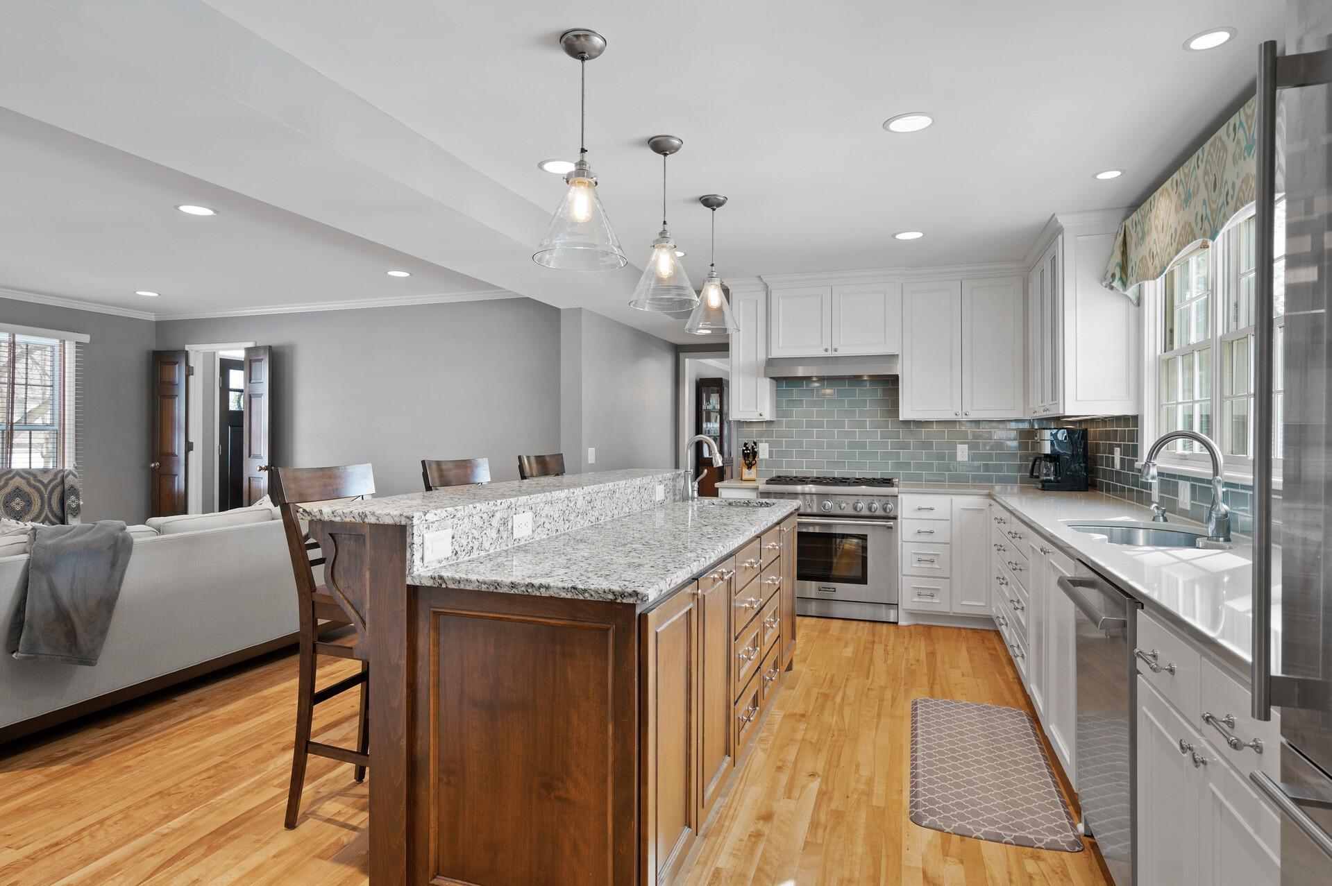 15609 Post Road Minnetonka, MN 55391 - Photo 11 of 49