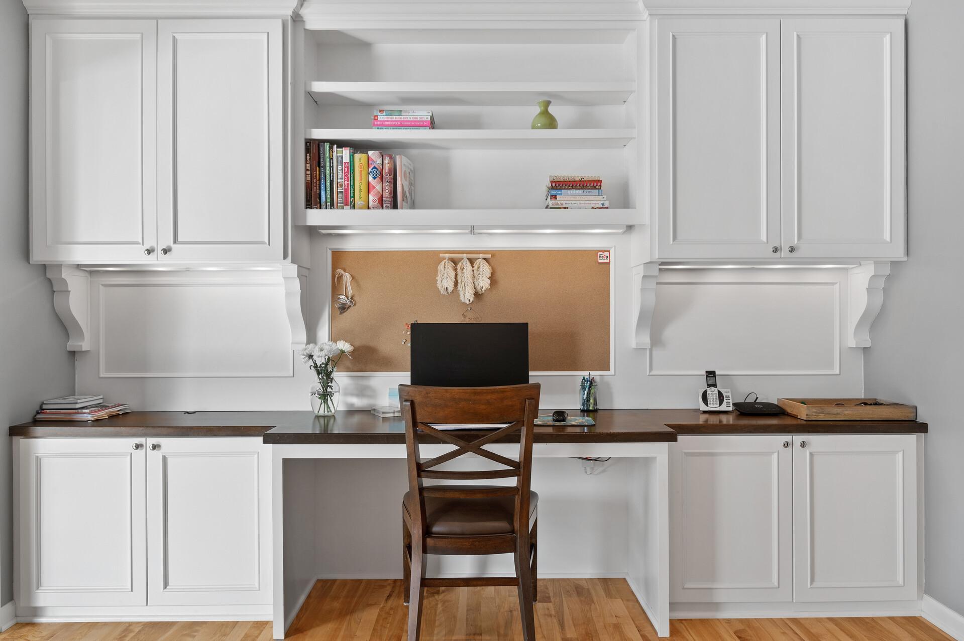 15609 Post Road Minnetonka, MN 55391 - Photo 17 of 49