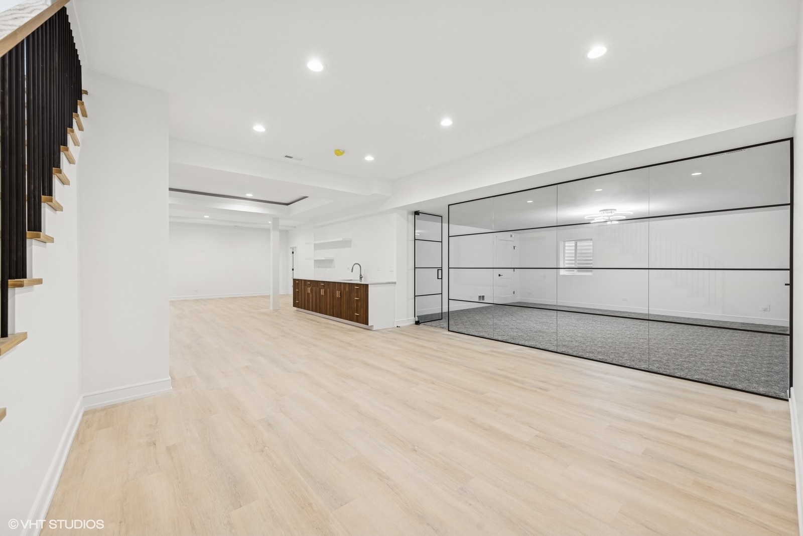 936 Mitchell Avenue Elmhurst, IL 60126 - Photo 29 of 44 a view of empty room