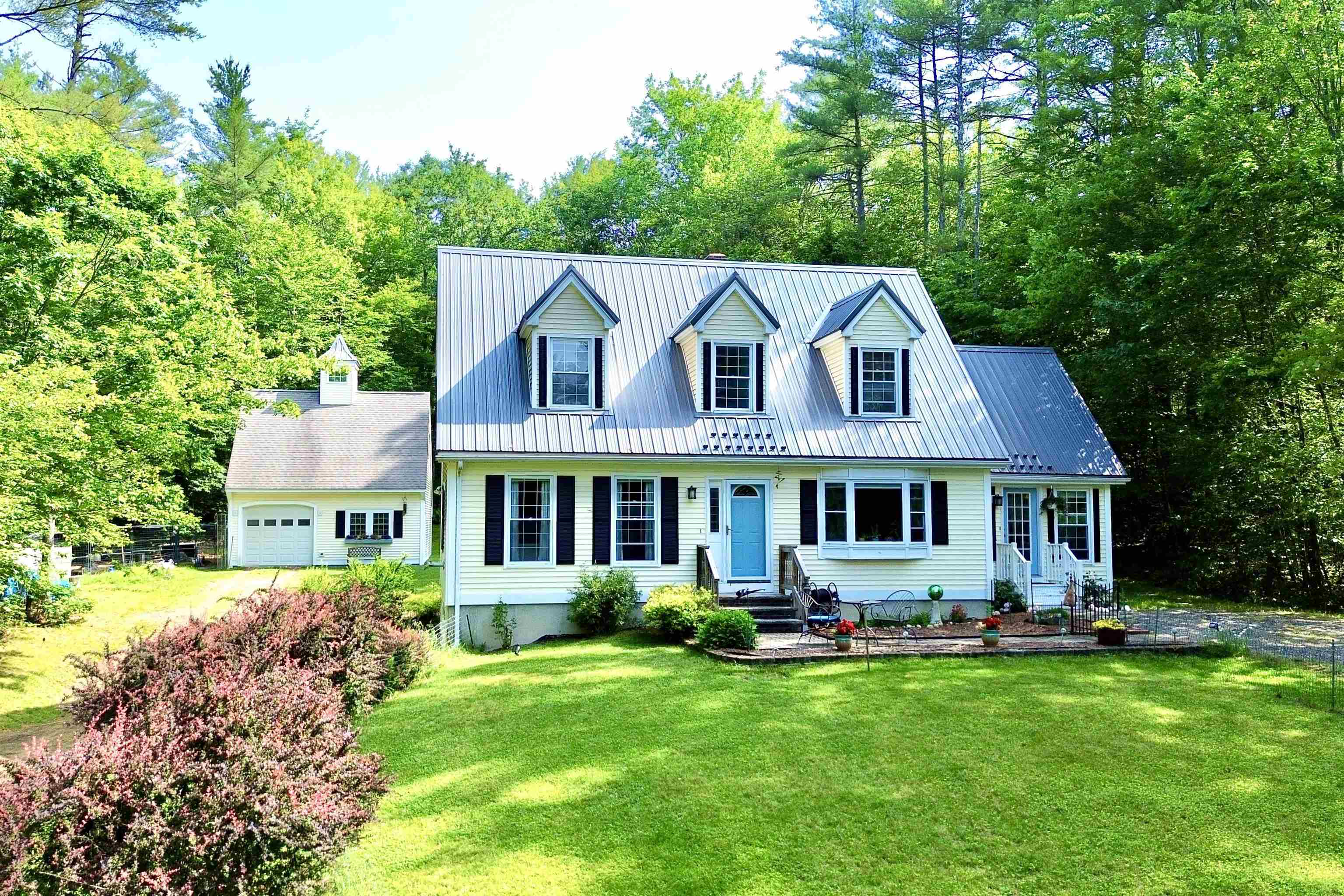 348 Deerfield Road Allenstown, NH 03275 - Photo 1 of 49