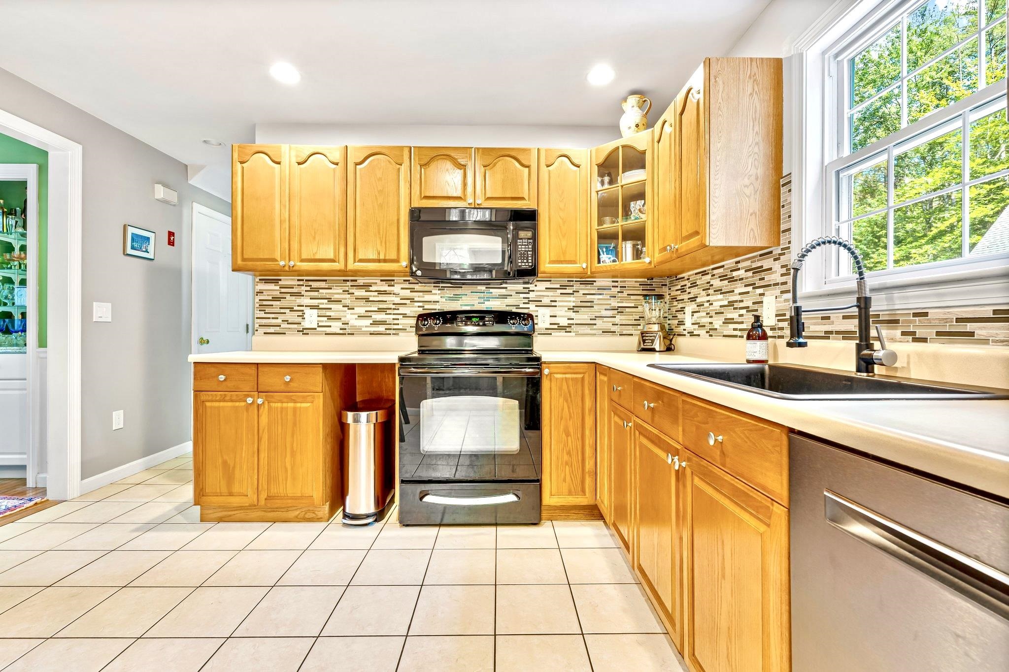 348 Deerfield Road Allenstown, NH 03275 - Photo 16 of 49