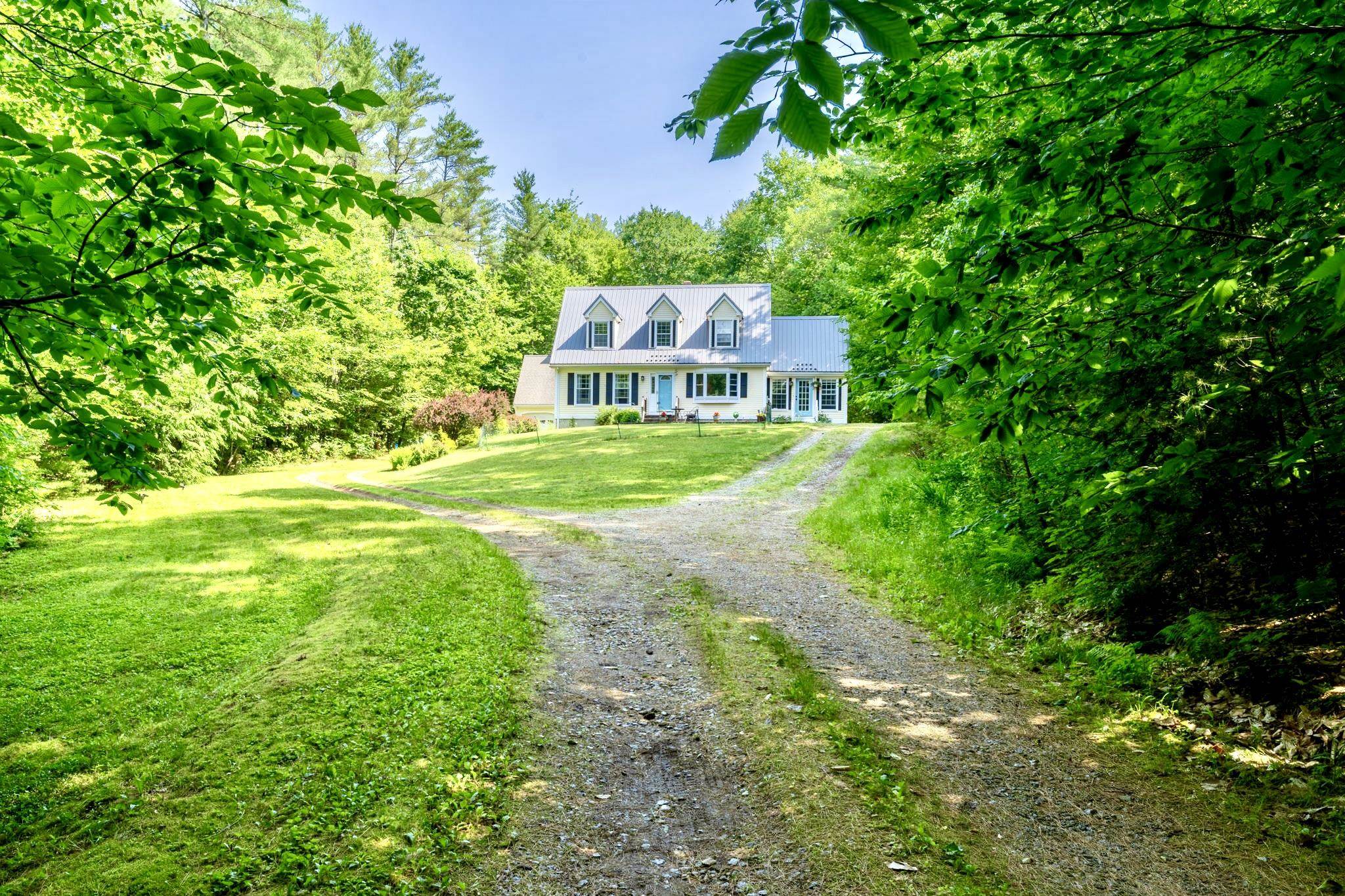 348 Deerfield Road Allenstown, NH 03275 - Photo 3 of 49