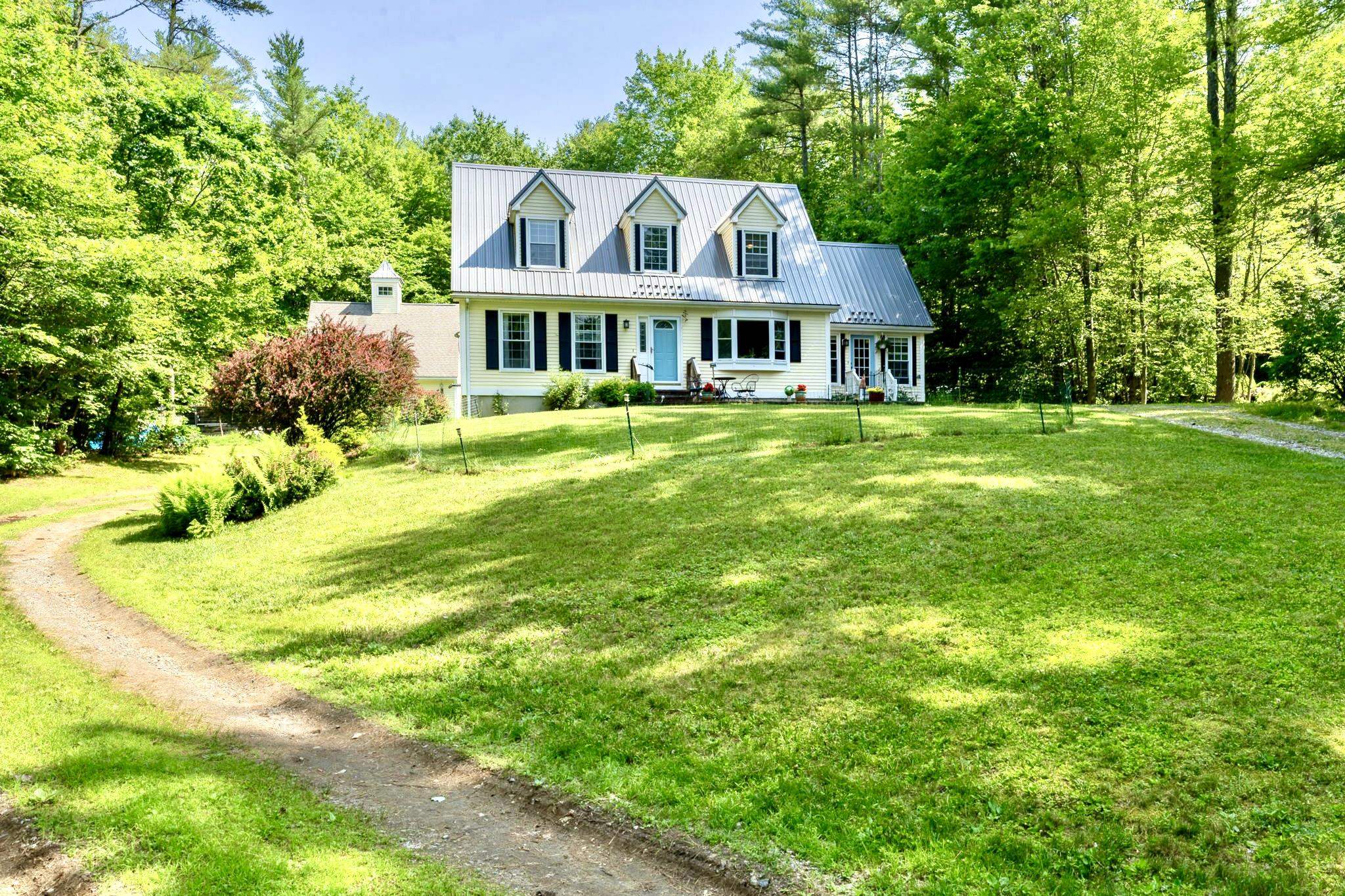 348 Deerfield Road Allenstown, NH 03275 - Photo 4 of 49