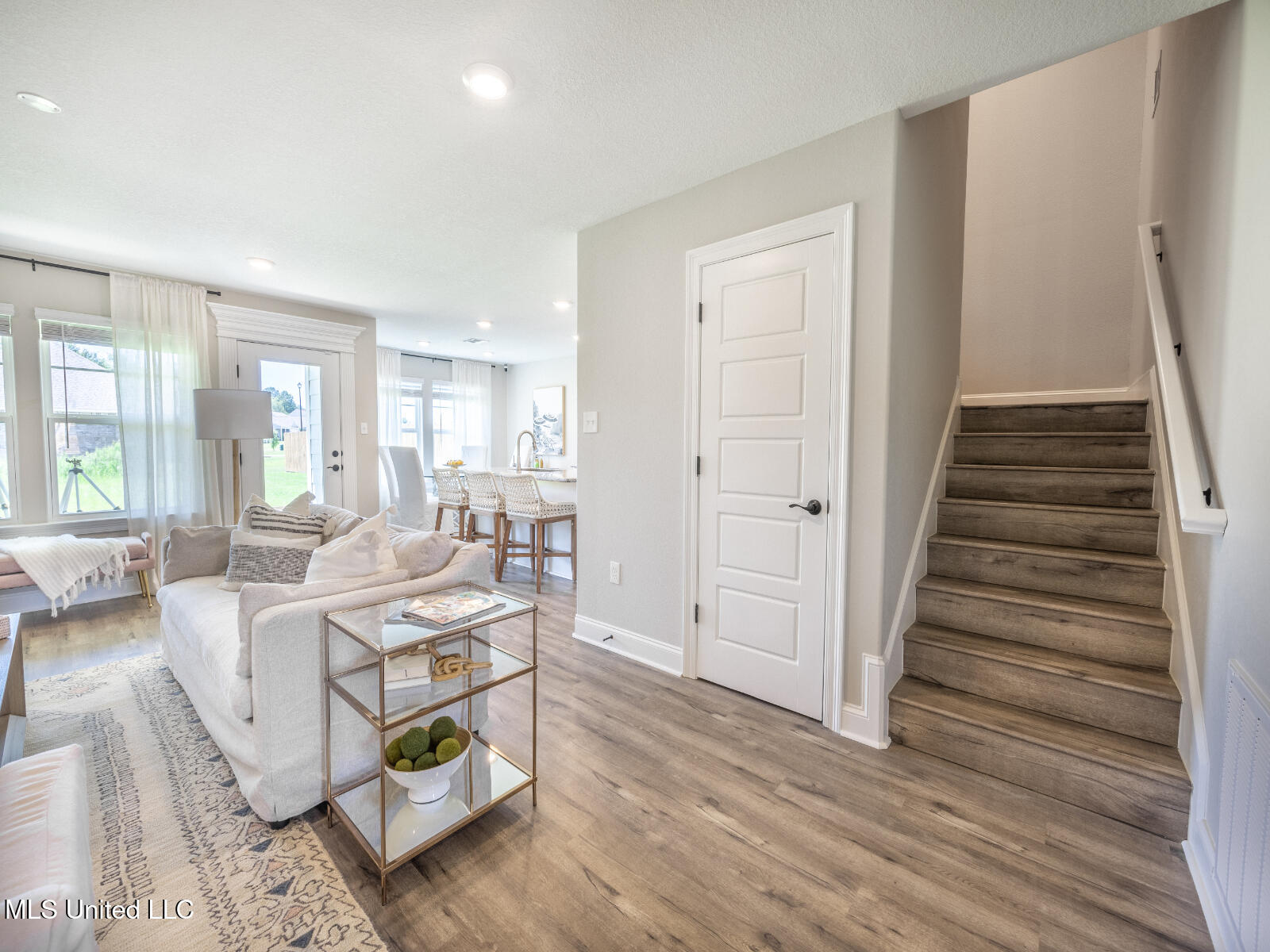 9658 West Oaklawn Road Biloxi, MS 39532 - Photo 11 of 17 Kai_C193_GreatRoom2