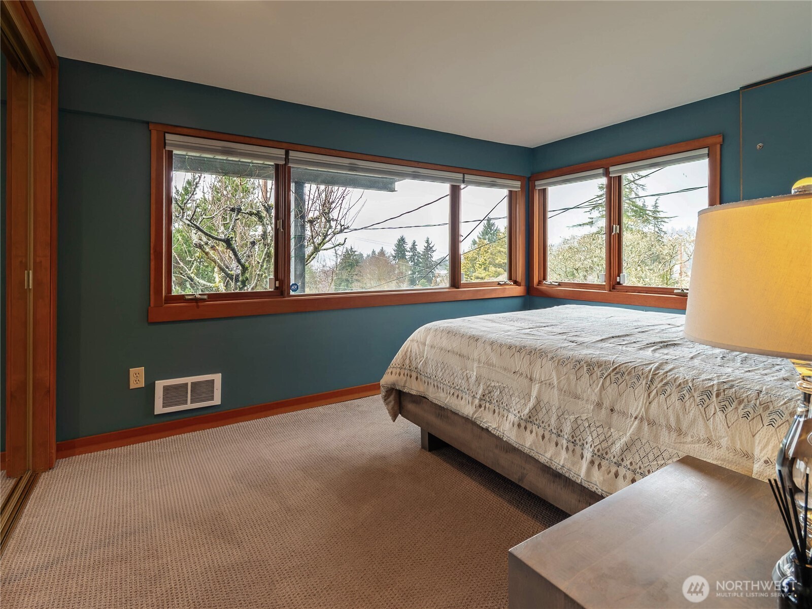 5320 47th Avenue Southwest Seattle, WA 98136 - Photo 18 of 39