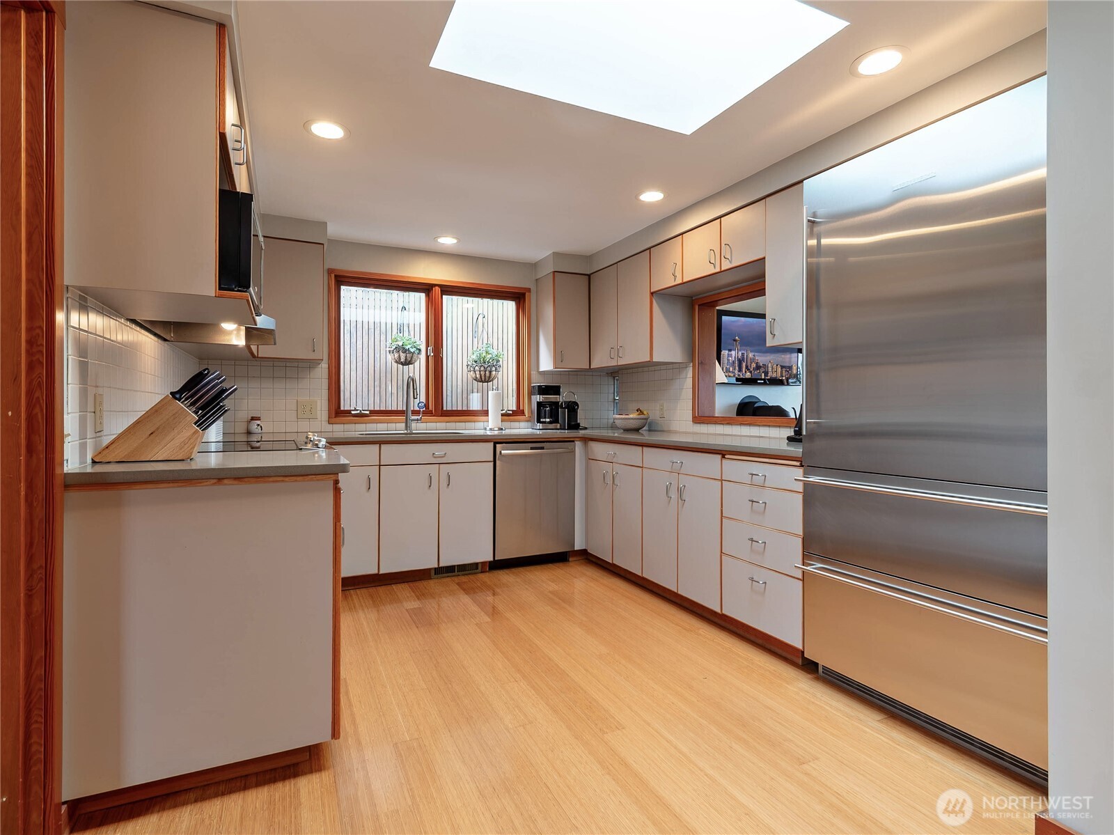 5320 47th Avenue Southwest Seattle, WA 98136 - Photo 25 of 39