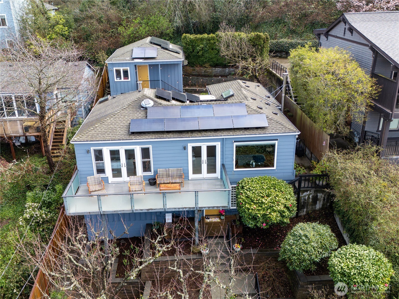 5320 47th Avenue Southwest Seattle, WA 98136 - Photo 3 of 39