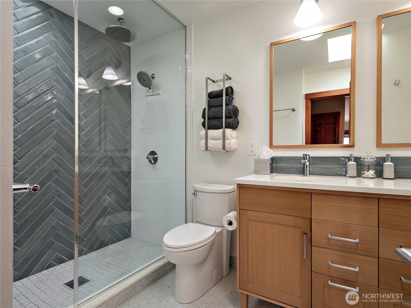 5320 47th Avenue Southwest Seattle, WA 98136 - Photo 33 of 39