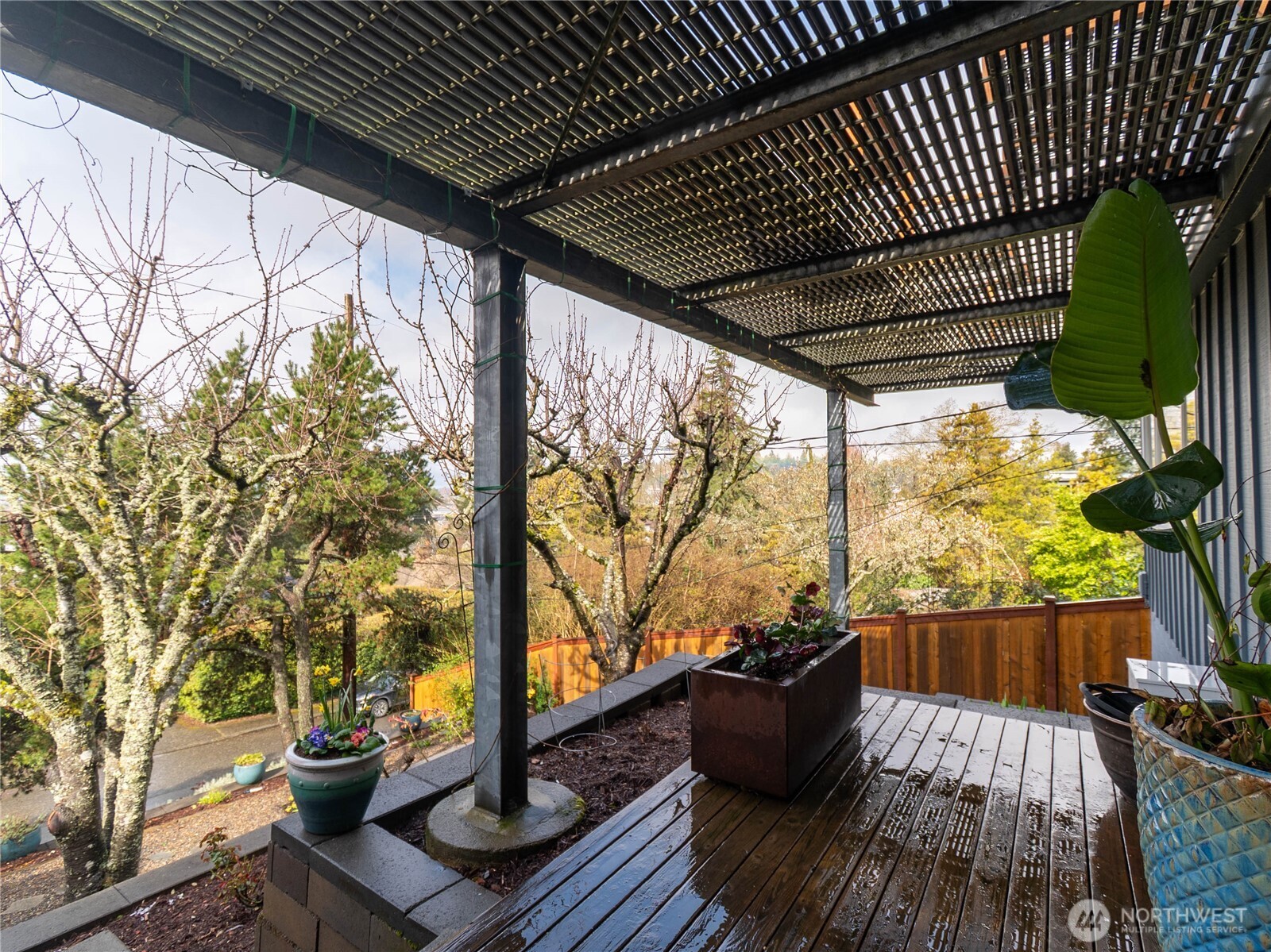 5320 47th Avenue Southwest Seattle, WA 98136 - Photo 8 of 39