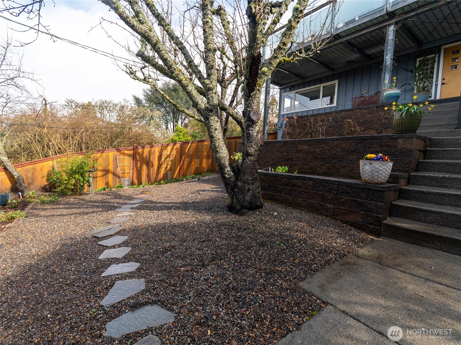 5320 47th Avenue Southwest Seattle, WA 98136 - Photo 10 of 39