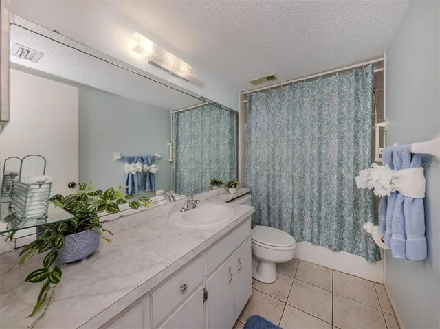 $437,000 | 1555 Tarpon Center Drive, Unit 261, Venice, FL 34285