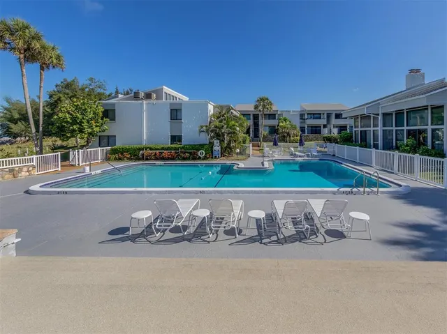 $437,000 | 1555 Tarpon Center Drive, Unit 261, Venice, FL 34285