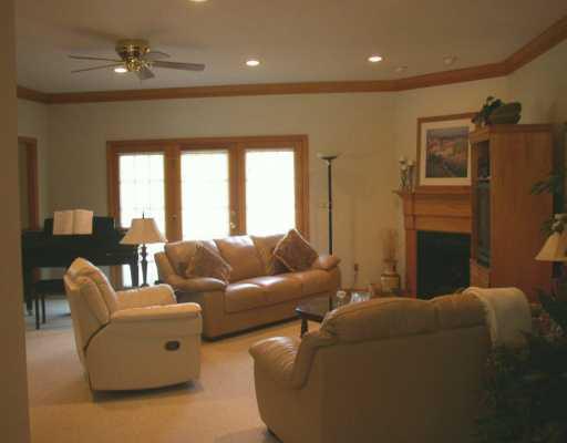 103 Old Farm Road Canonsburg, PA 15317 - Photo 3 of 8 Den/Family/Great Room.