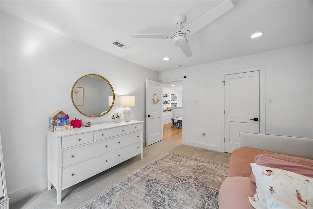 9431 Spring Branch Drive Dallas, TX 75238 - Photo 24 of 40
