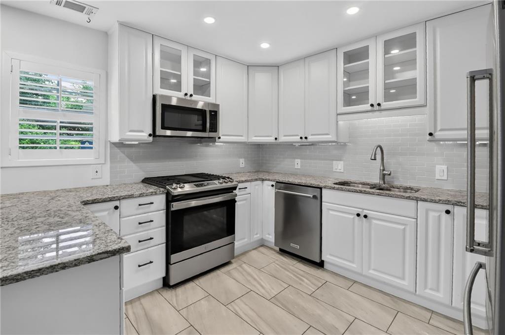 1261 Lavista Road Northeast, Unit F2 Atlanta, GA 30324 - Photo 11 of 30 Gallery Image 11