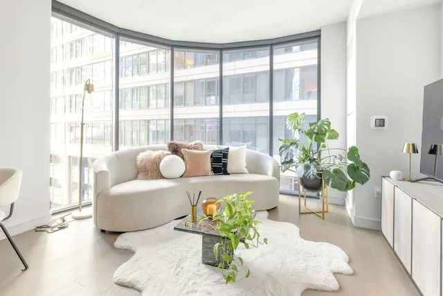 $4,400 | 55 Lagrange Street, Unit 601, Boston, MA 02116