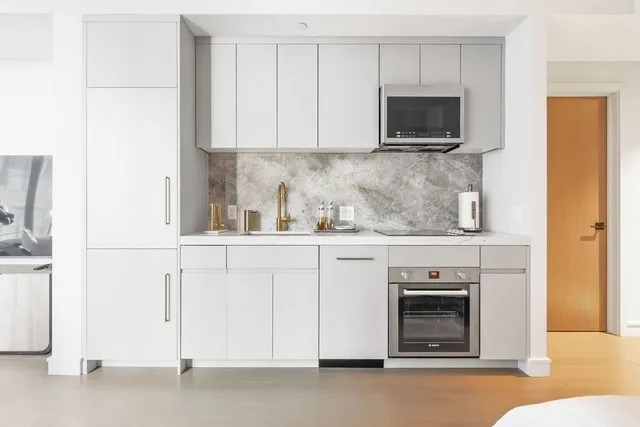 $4,400 | 55 Lagrange Street, Unit 601, Boston, MA 02116