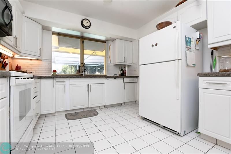 5500 McKinley Street Hollywood, FL 33021 - Photo 12 of 64