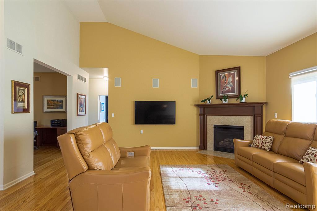 2125 Lagoon Drive Rochester Hills, MI 48309 - Photo 15 of 59