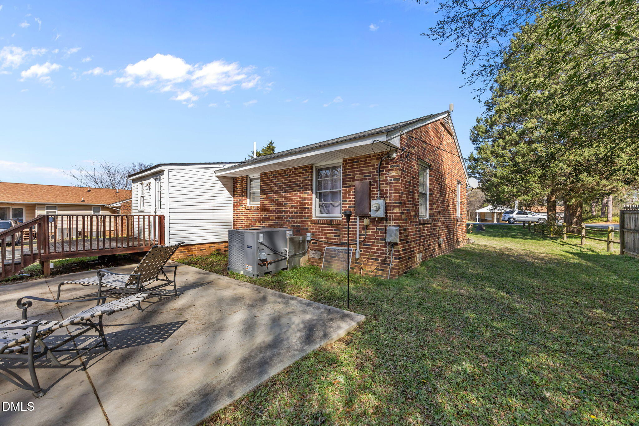 2727 Highway 87 Graham, NC 27253 - Photo 26 of 28 a view of a backyard with sitting area