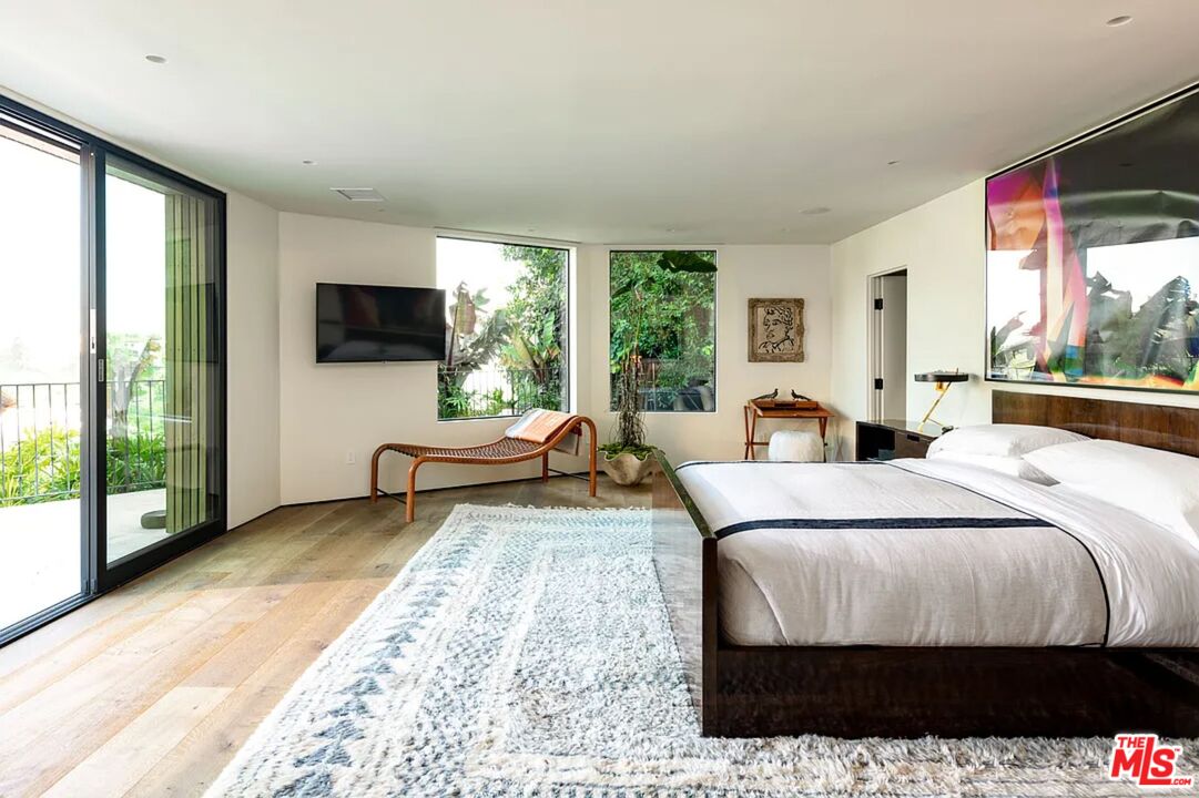 1883 Rising Glen Road Los Angeles, CA 90069 - Photo 15 of 40 Gallery Image 15