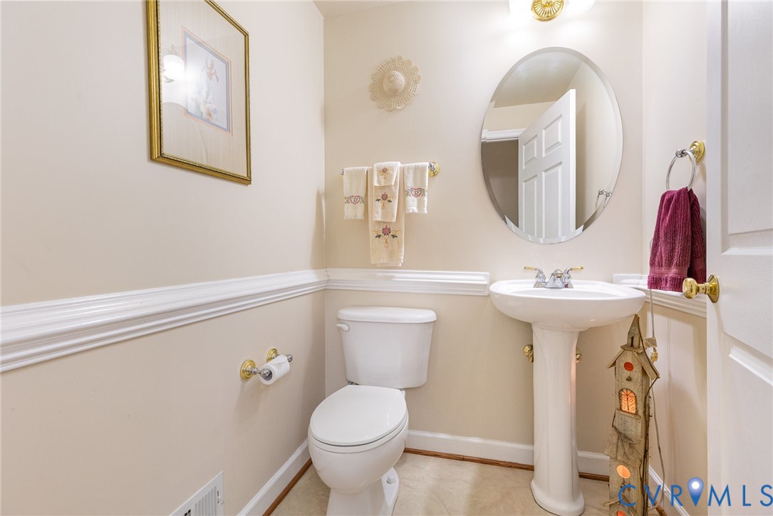 160 Walnut Ridge Drive Stafford, VA 22556 - Photo 13 of 43 Half bath with toilet and baseboards