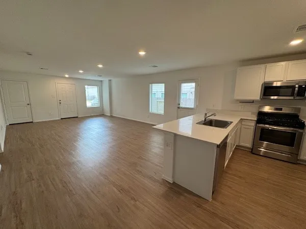 $1,700 | 3111 Stotesbery Drive, Conroe, TX 77301