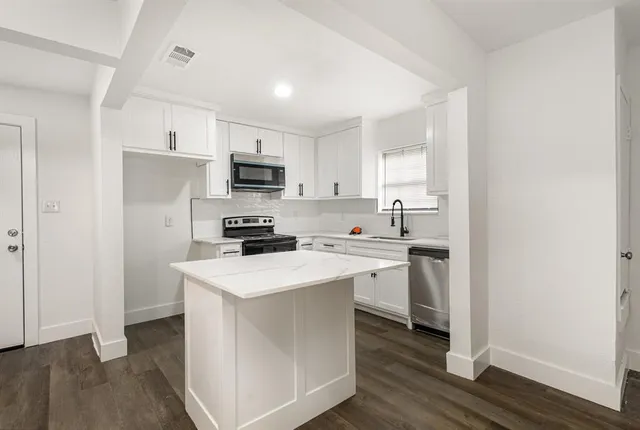 $1,200 | 1527 Columbia Avenue, Corsicana, TX 75110