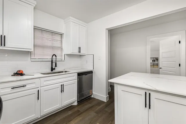 $1,200 | 1527 Columbia Avenue, Corsicana, TX 75110