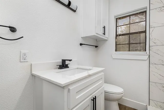 $1,200 | 1527 Columbia Avenue, Corsicana, TX 75110