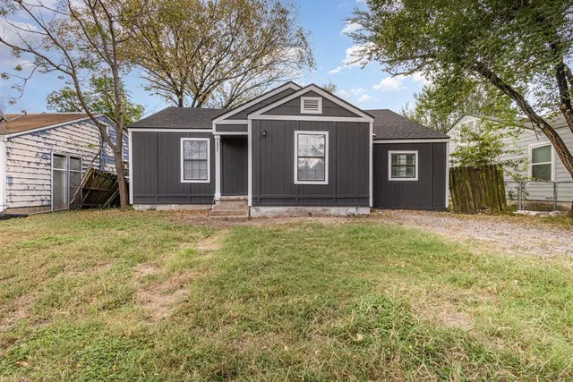 $1,200 | 1527 Columbia Avenue, Corsicana, TX 75110