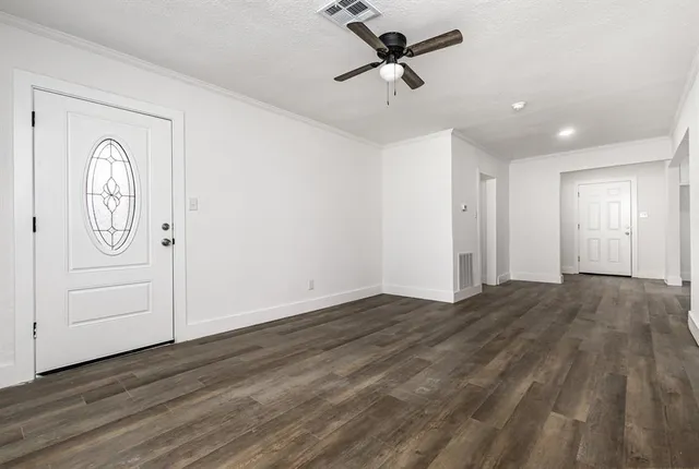 $1,200 | 1527 Columbia Avenue, Corsicana, TX 75110