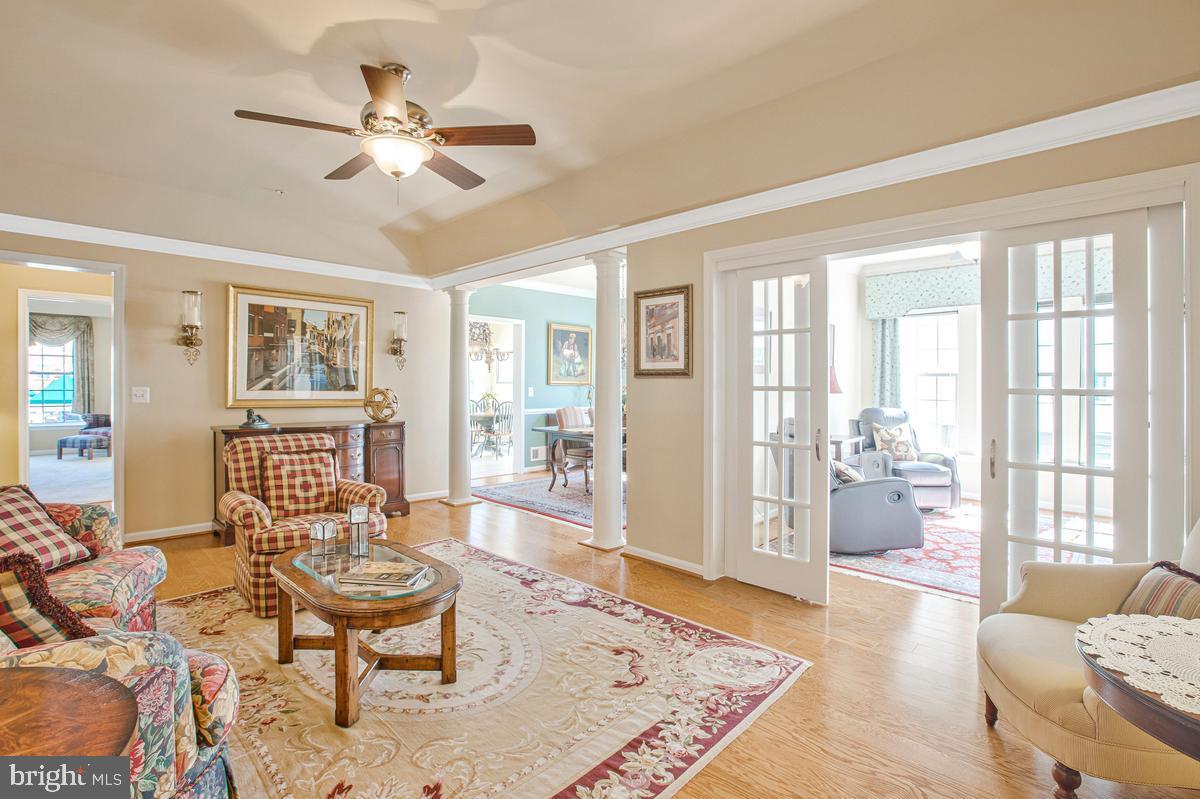 7315 Brookview Road, Unit 207 Elkridge, MD 21075 - Photo 4 of 51 Living Room