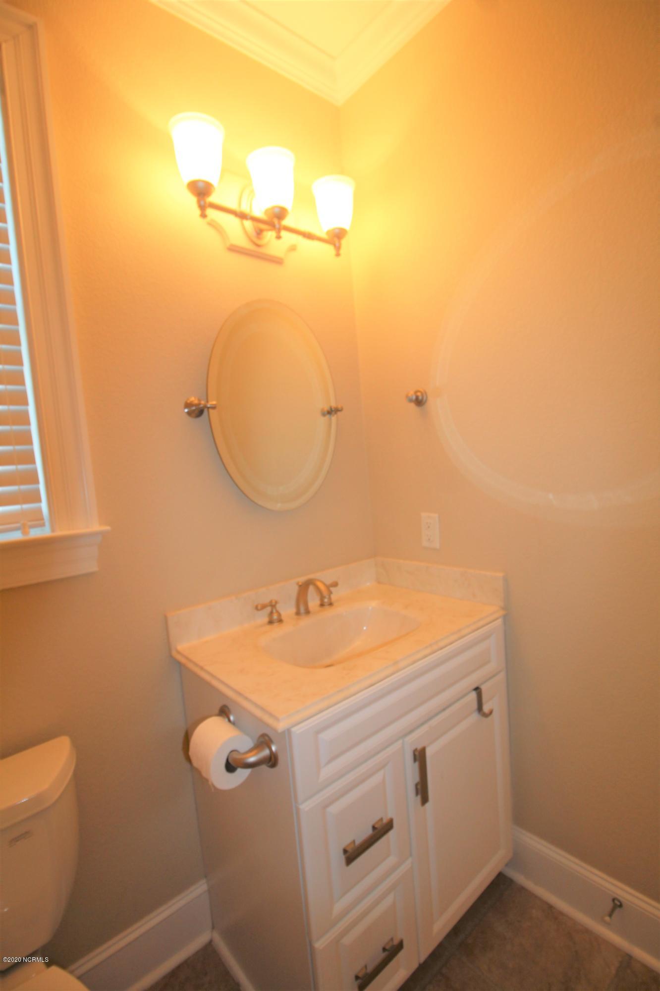 3041 Foxhall Road Farmville, NC 27828 - Photo 11 of 16 Bathroom 2 full