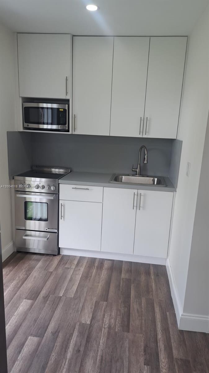 2457 Northwest 35th Street, Unit B Miami, FL 33142 - Photo 3 of 7