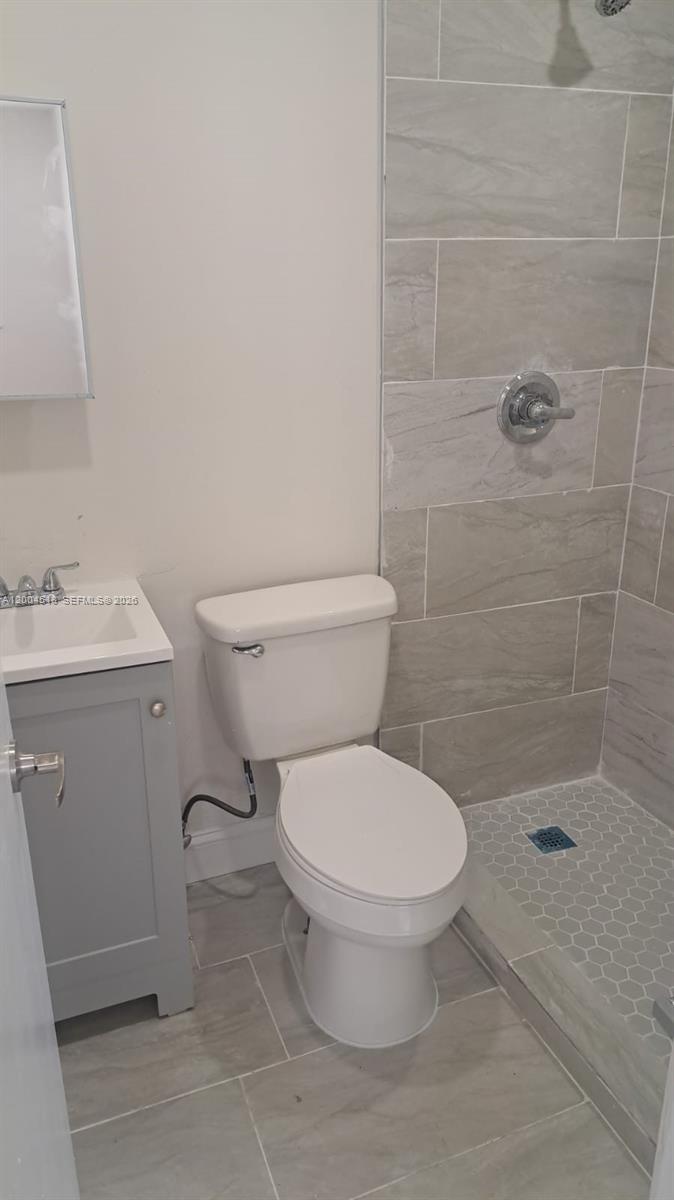 2457 Northwest 35th Street, Unit B Miami, FL 33142 - Photo 6 of 7