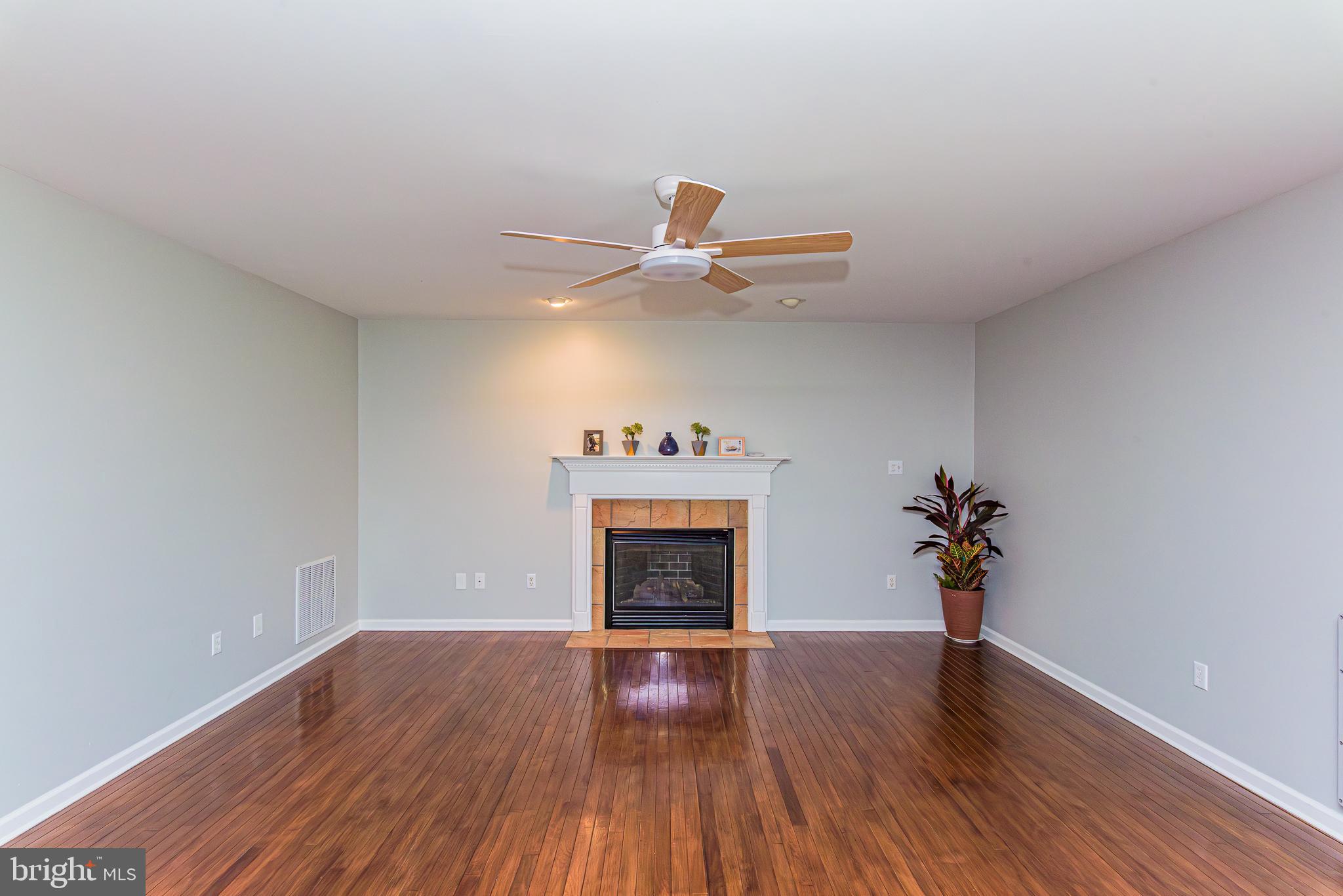 27787 Pointers Lane Salisbury, MD 21801 - Photo 25 of 52 Living room area