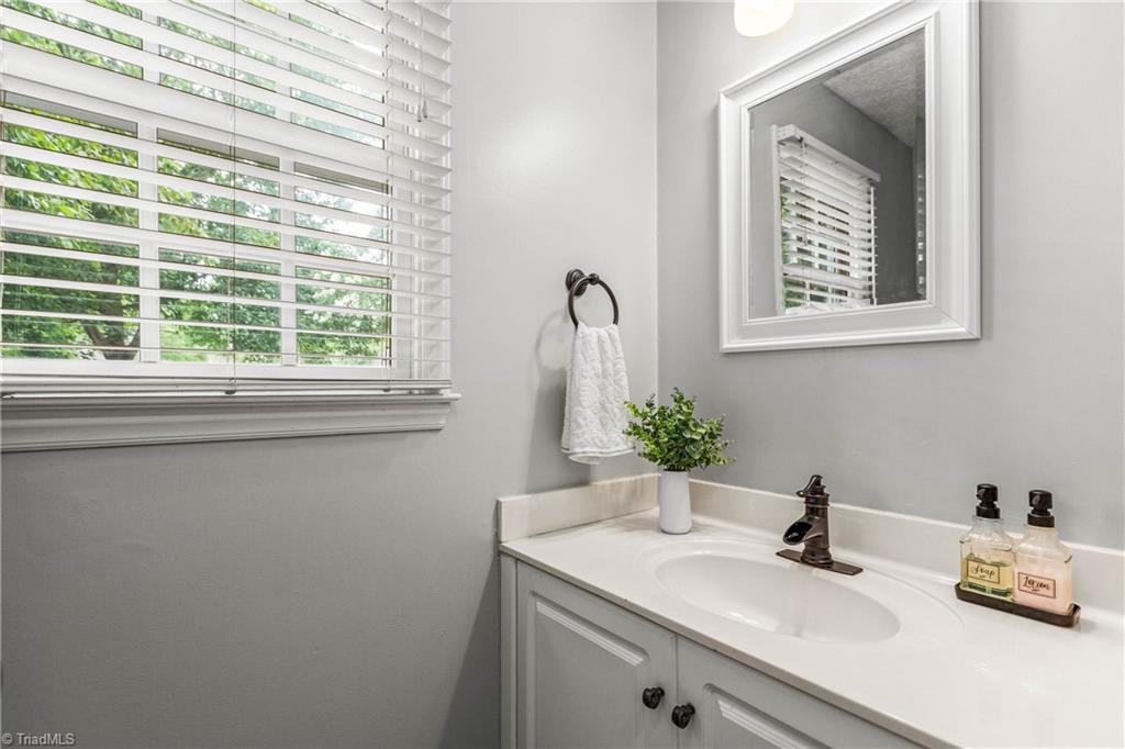 6205 Spring Park Road Clemmons, NC 27012 - Photo 23 of 32