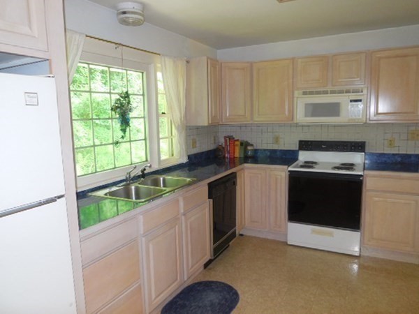 229 Palmer Road Brimfield, MA 01010 - Photo 6 of 18