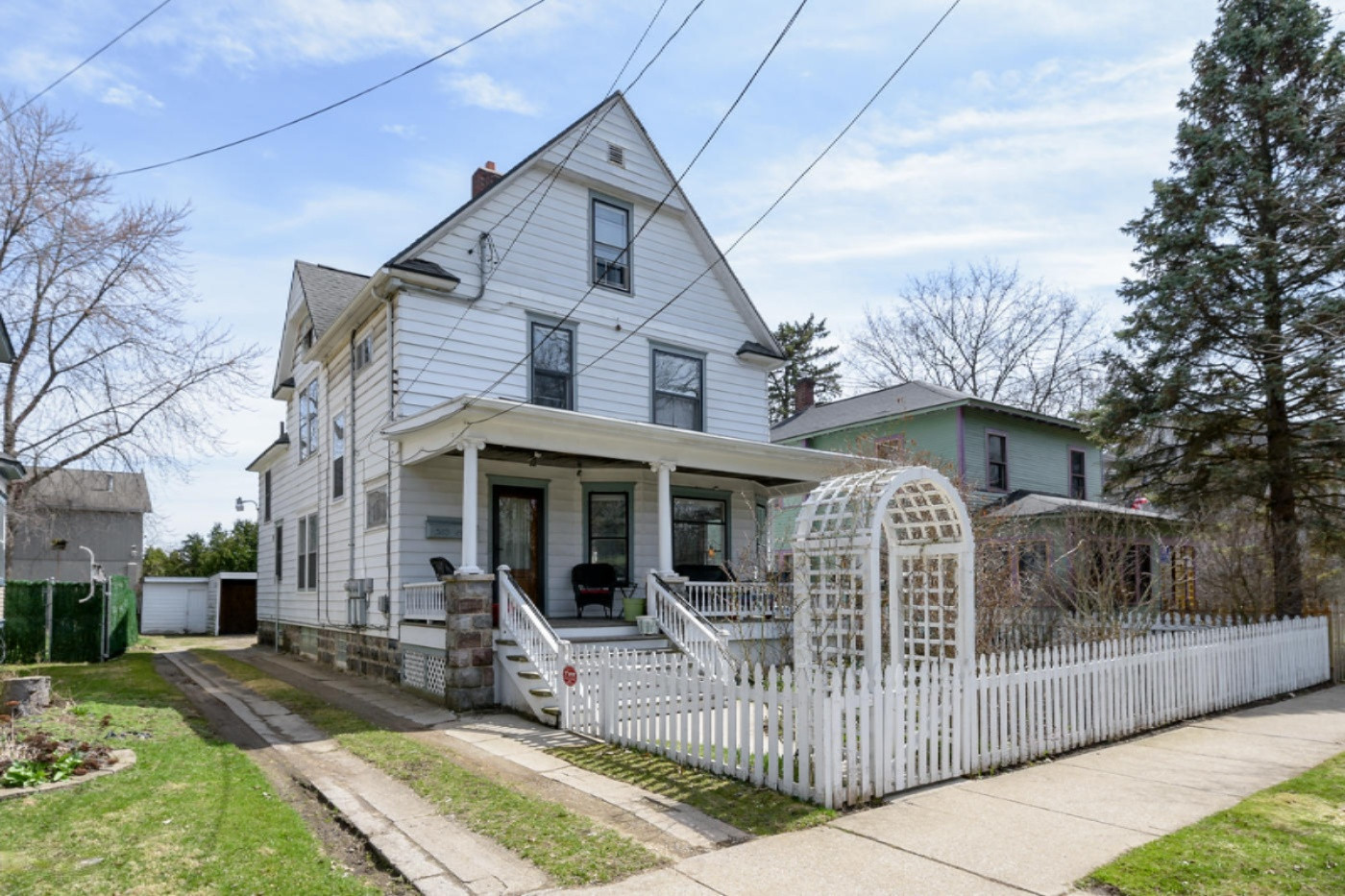 Elm_St_520_Kalamazoo_49007-1