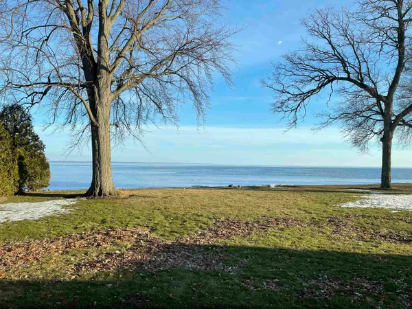 $725,000 | 957 Brighton Drive, Menasha, WI 54952