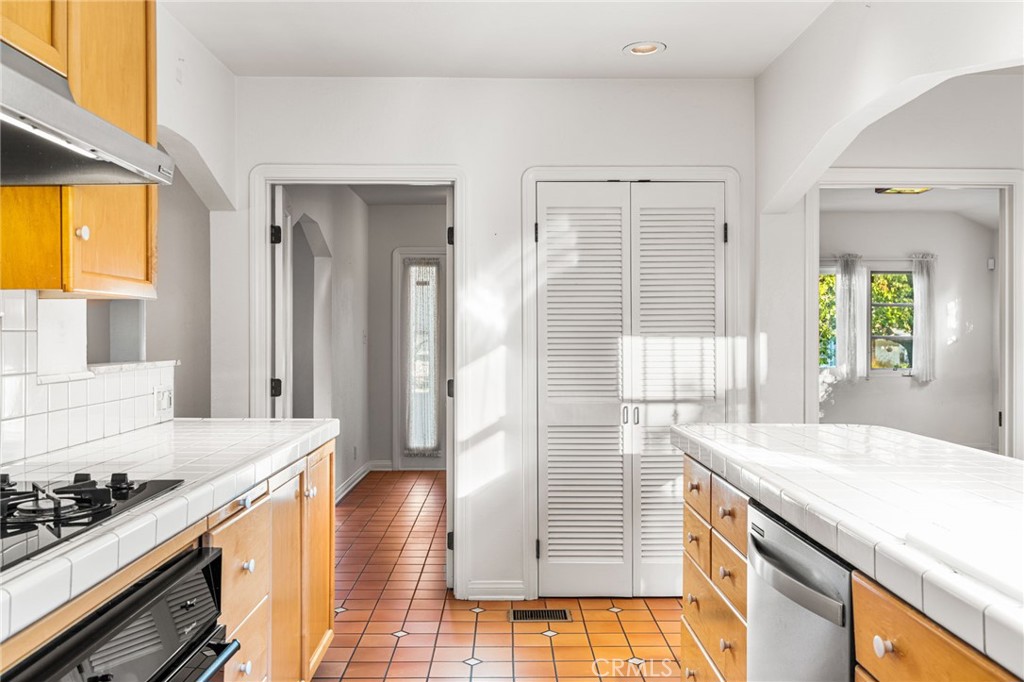 3727 Walnut Avenue Long Beach, CA 90807 - Photo 12 of 25