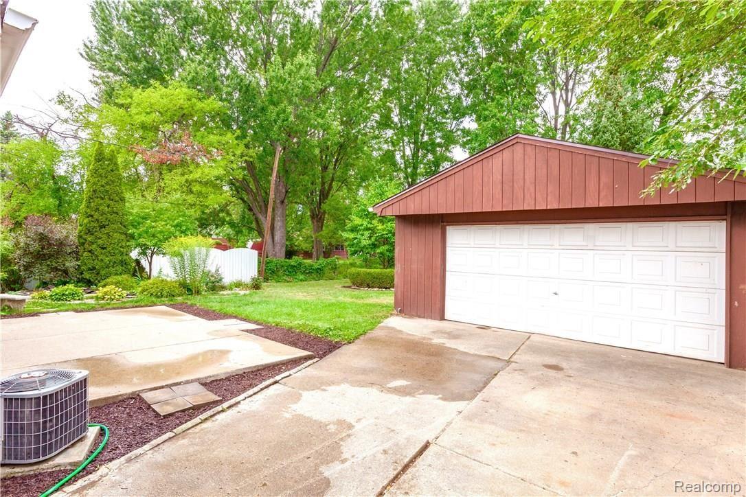 13211 Frazho Road Warren, MI 48089 - Photo 29 of 36 Huge 2 car garage